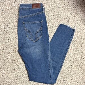 Hollister Women's Ultra-High Rise Skinny Jeans Size 3 Short